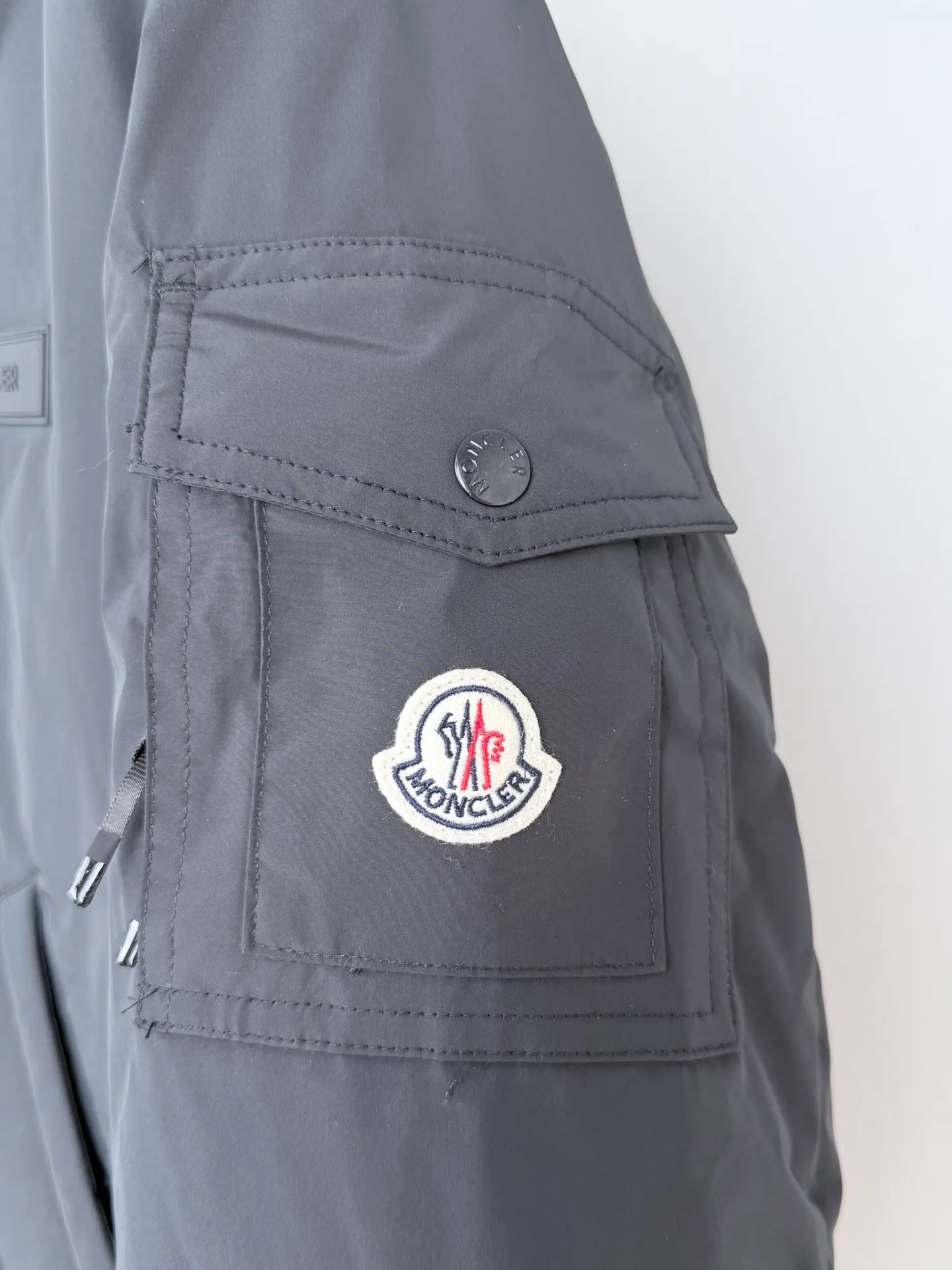 MONCLER/ ： 90 Black Retro Moncler 1: 2: 3: 4: : 1:1 Moncler 1:1 Moncler 1:1 Moncler 1:1 Moncler 1:1 Moncler 1:1 Moncler Size：1 2 3 4